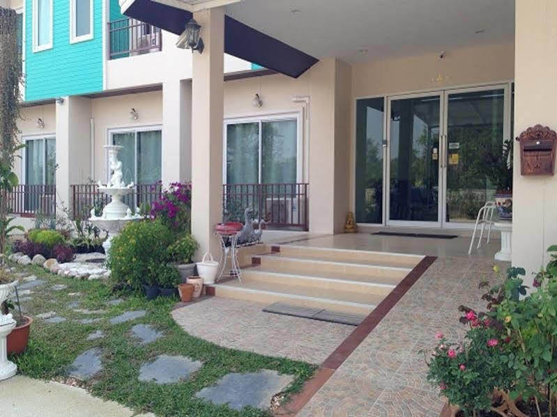 Green Apple Villa Sattahip Εξωτερικό φωτογραφία